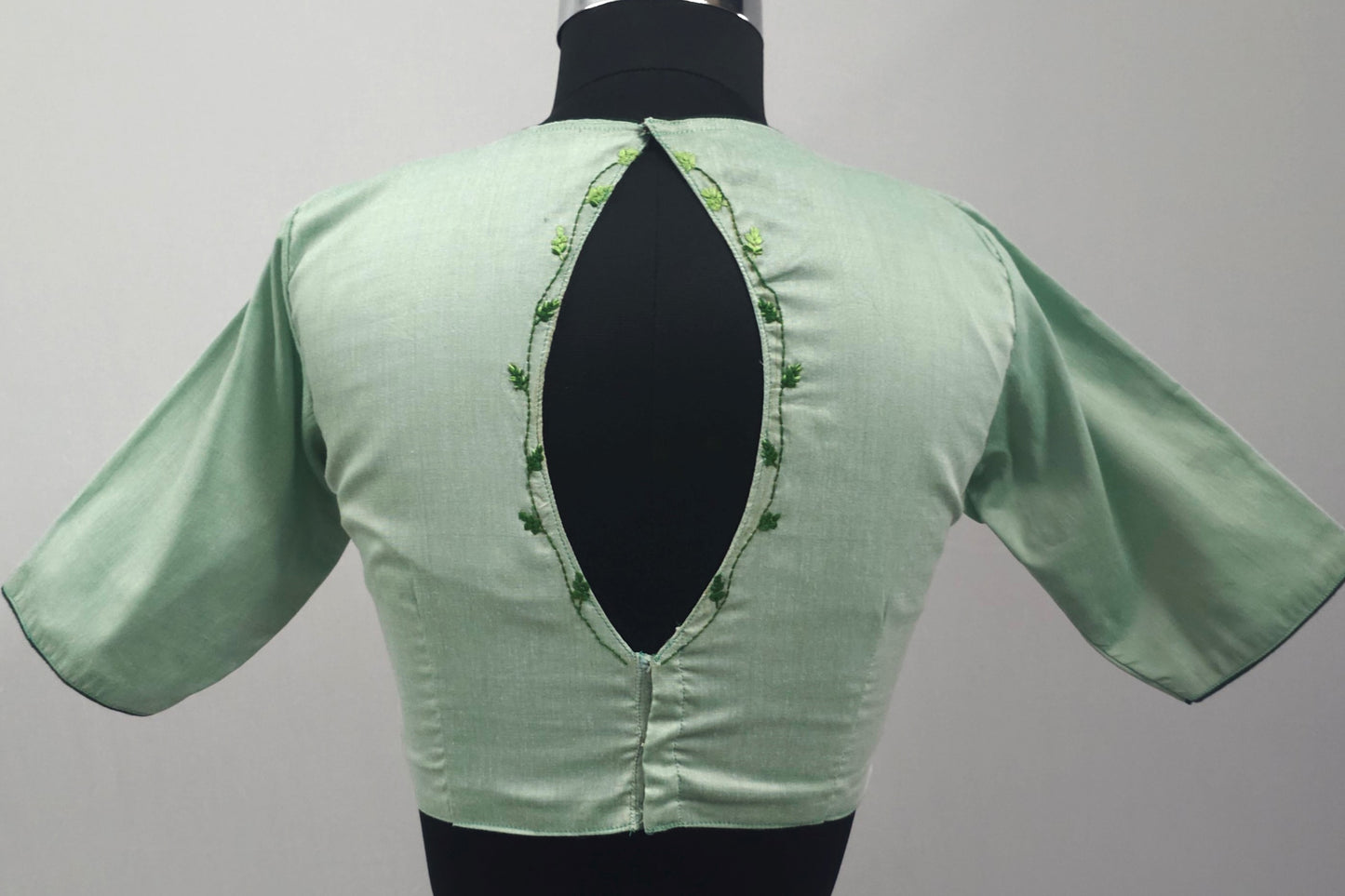 PARNIKA BLOUSE