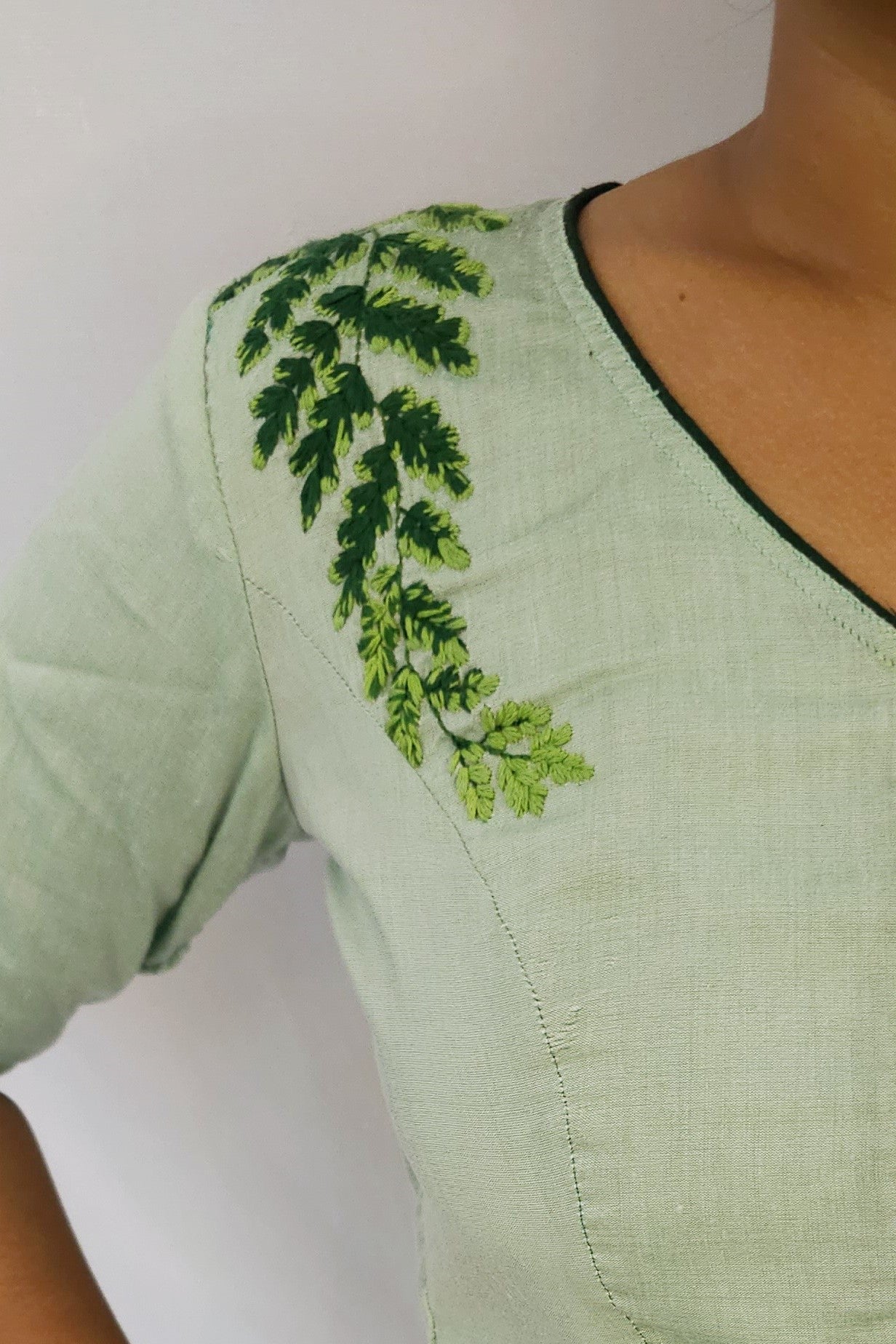 PARNIKA BLOUSE