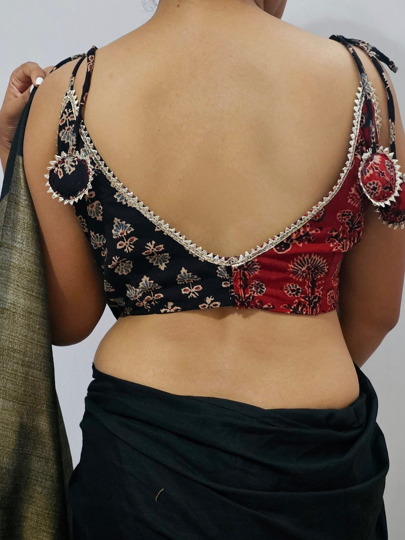 INAYA BLOUSE