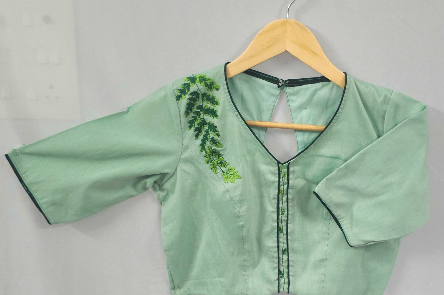 PARNIKA BLOUSE