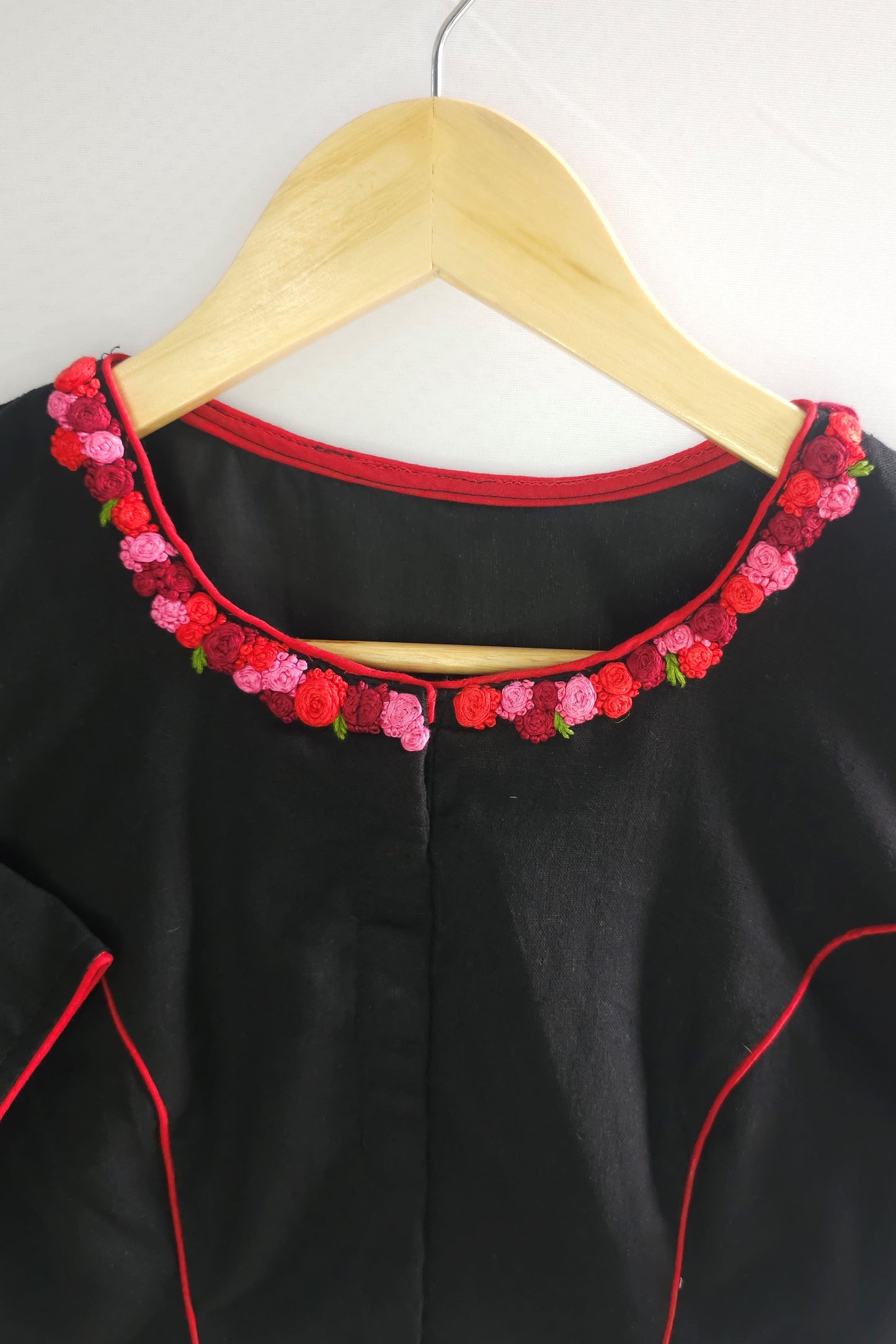 ROSETTE BLOUSE