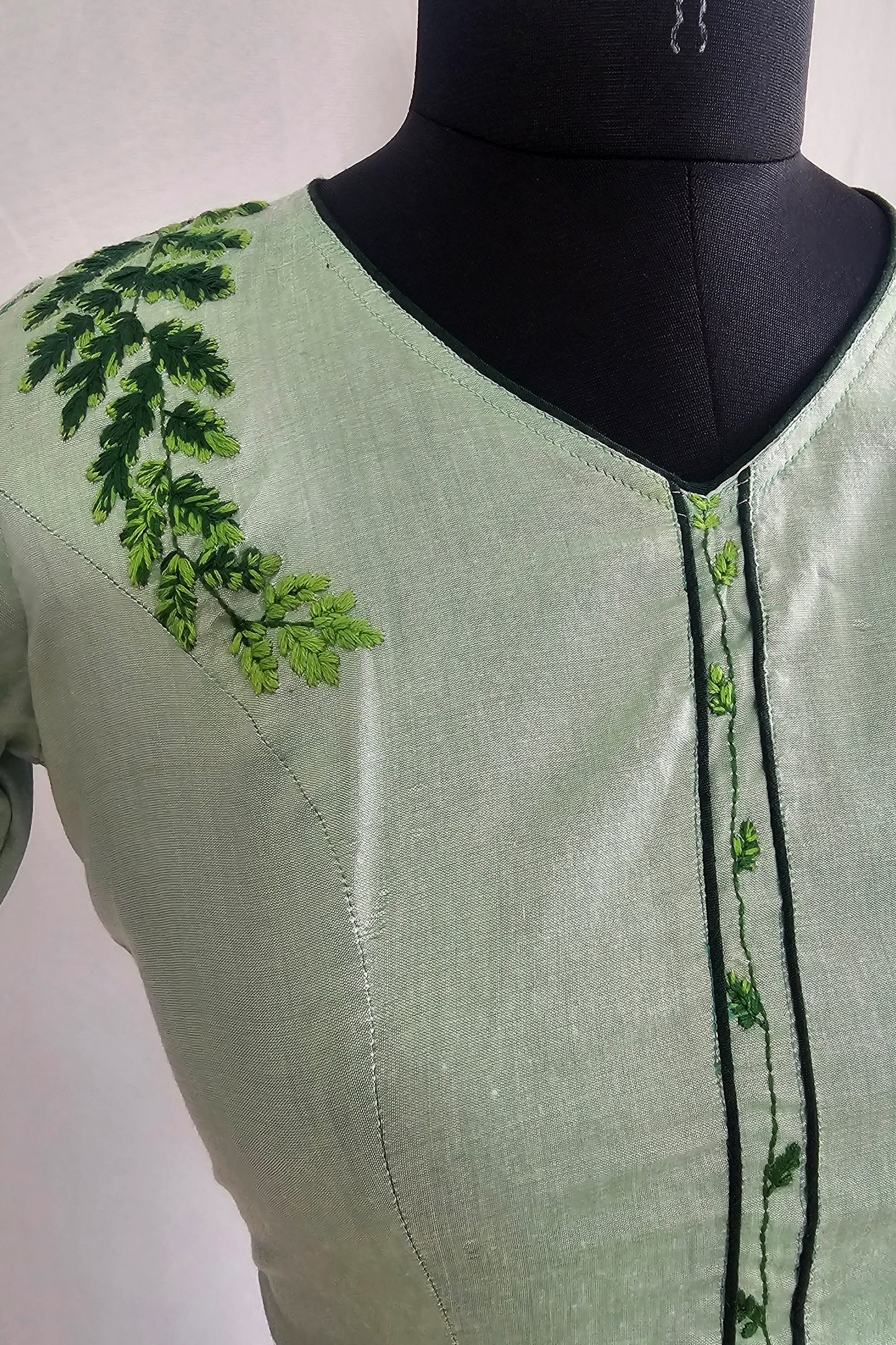 PARNIKA BLOUSE