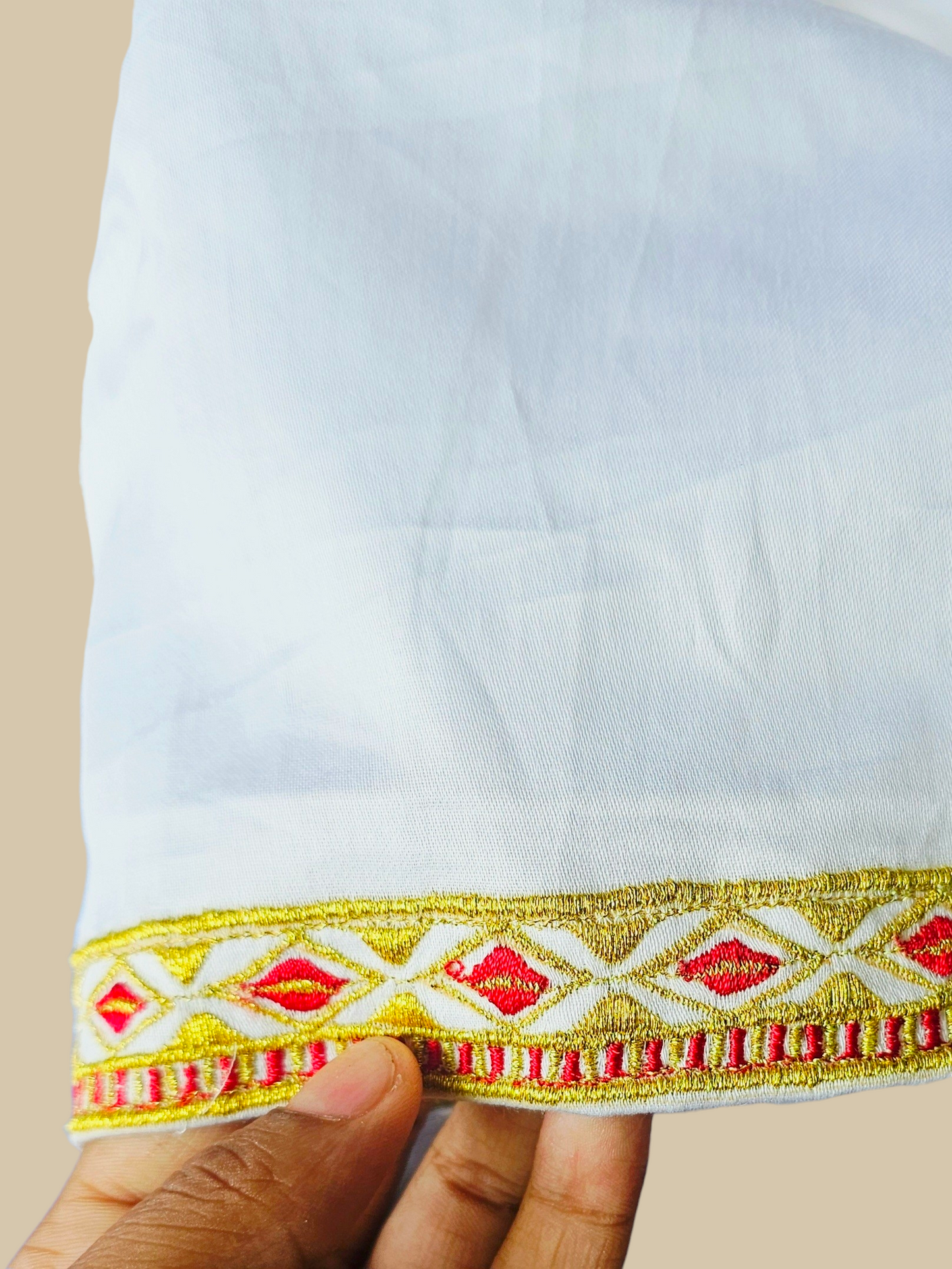 CHAKRAHASTA BLOUSE - White